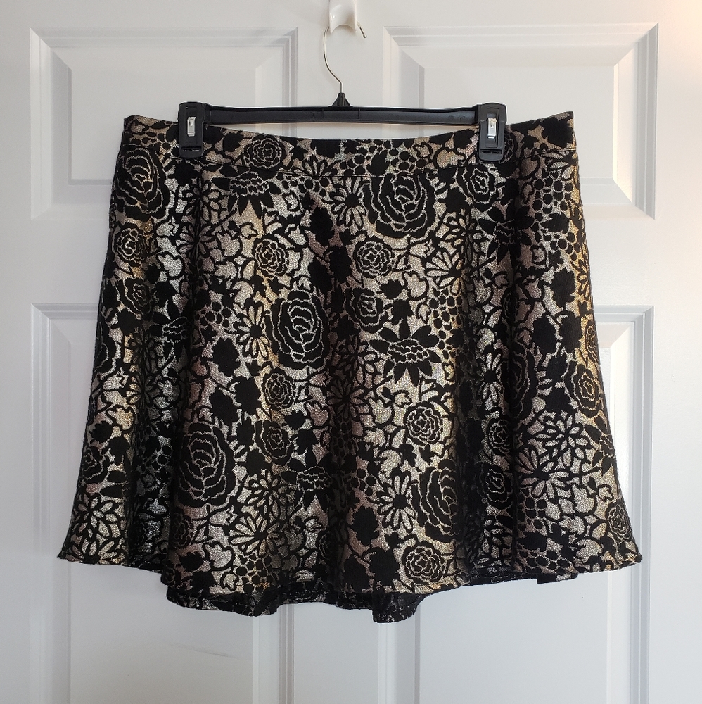 NWT Forever 21+ Black and Gold Skirt